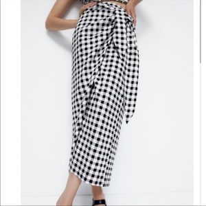 NEW WITH TAGS two piece Zara set. Crop top and 3/4 length wrap skirt.